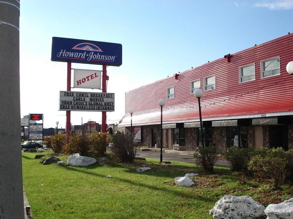 Howard Johnson By Wyndham Cornwall Exterior foto