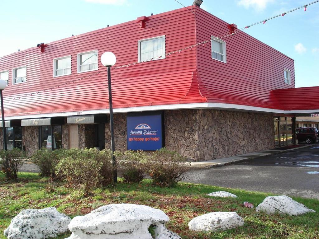 Howard Johnson By Wyndham Cornwall Exterior foto