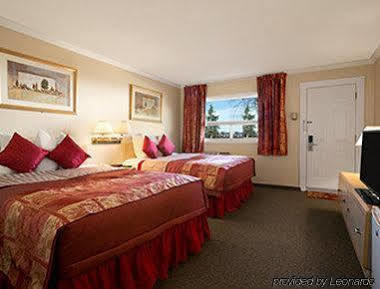 Howard Johnson By Wyndham Cornwall Exterior foto