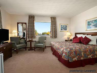 Howard Johnson By Wyndham Cornwall Exterior foto