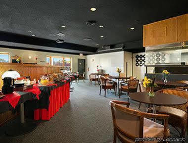 Howard Johnson By Wyndham Cornwall Exterior foto
